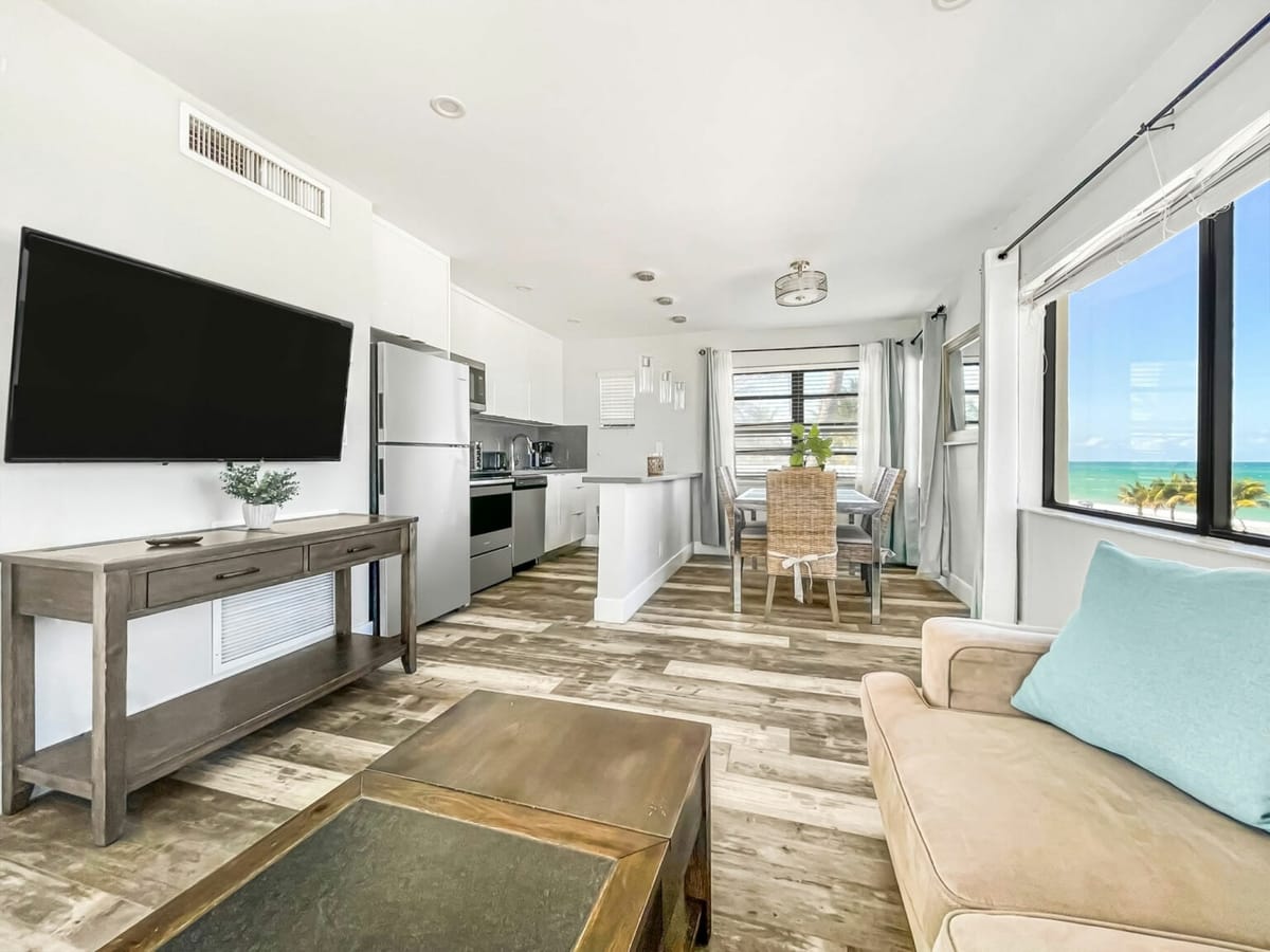 Penthouse at Hollywood Beach Hotels, photo 2